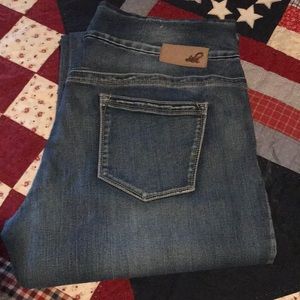 Lola Anna Jeans in Light Denim Color- Pull on